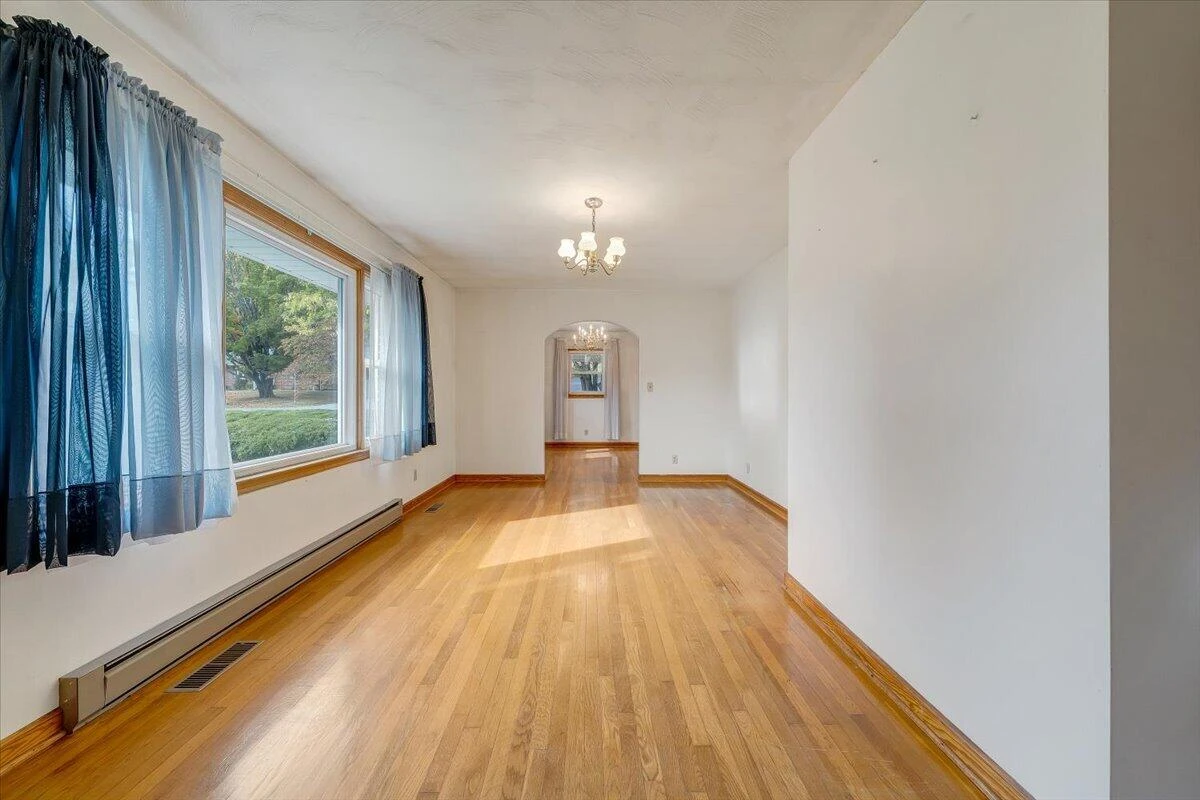 61 Caldwell ST - Photo 3