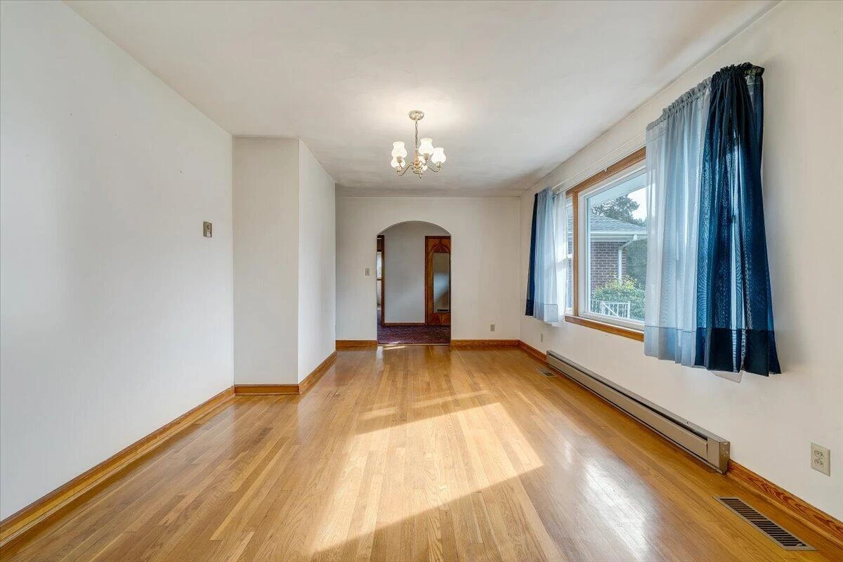61 Caldwell ST - Photo 4