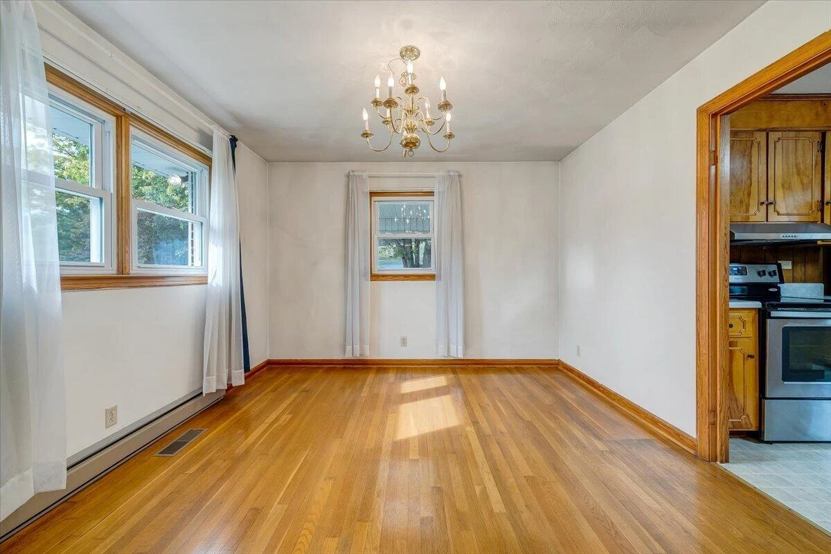 61 Caldwell ST - Photo 5
