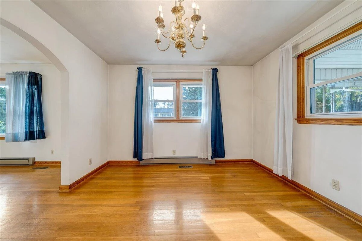 61 Caldwell ST - Photo 6
