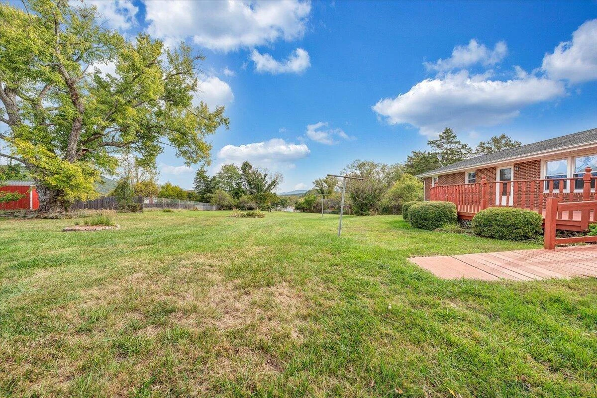 61 Caldwell ST - Photo 27