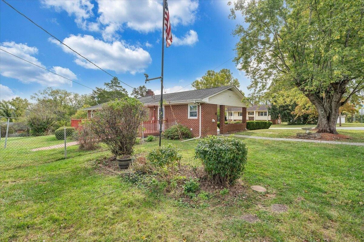 61 Caldwell ST - Photo 32