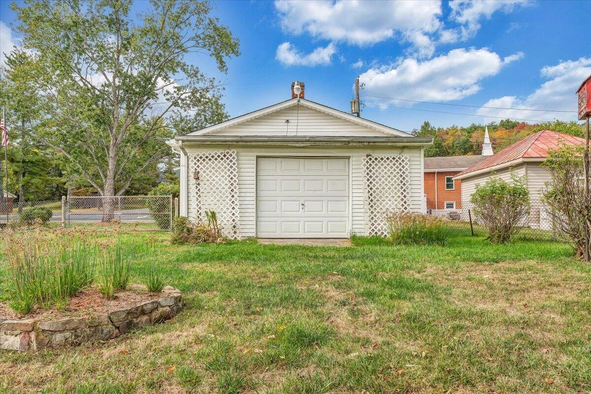 61 Caldwell ST - Photo 38