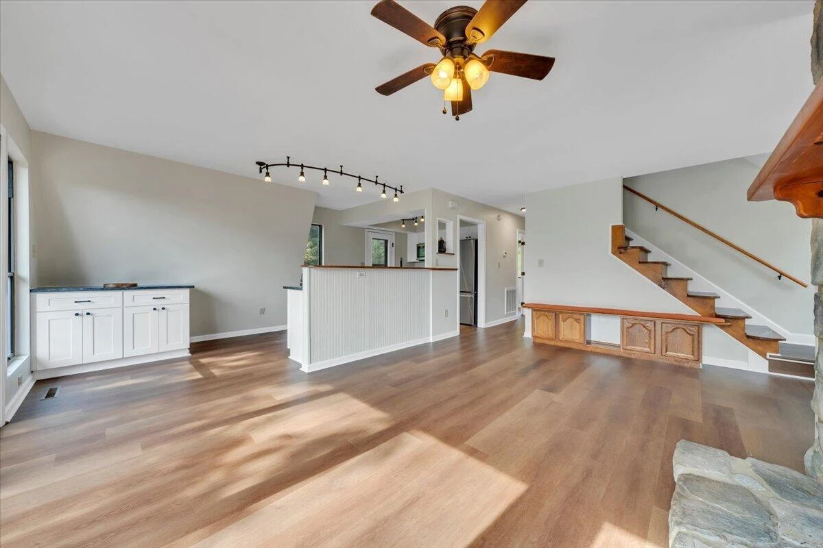 9476 Airpoint DR - Photo 15