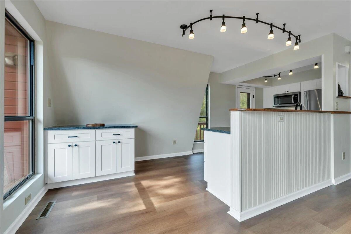 9476 Airpoint DR - Photo 16