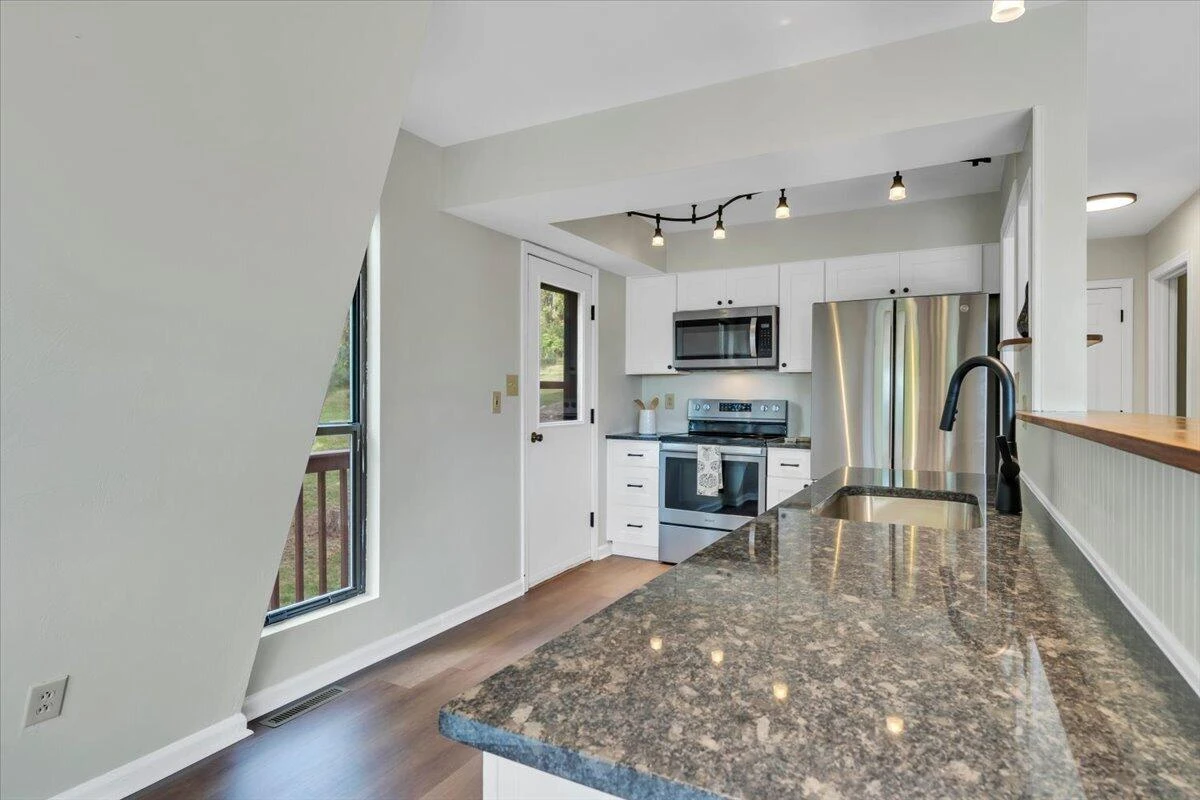 9476 Airpoint DR - Photo 18