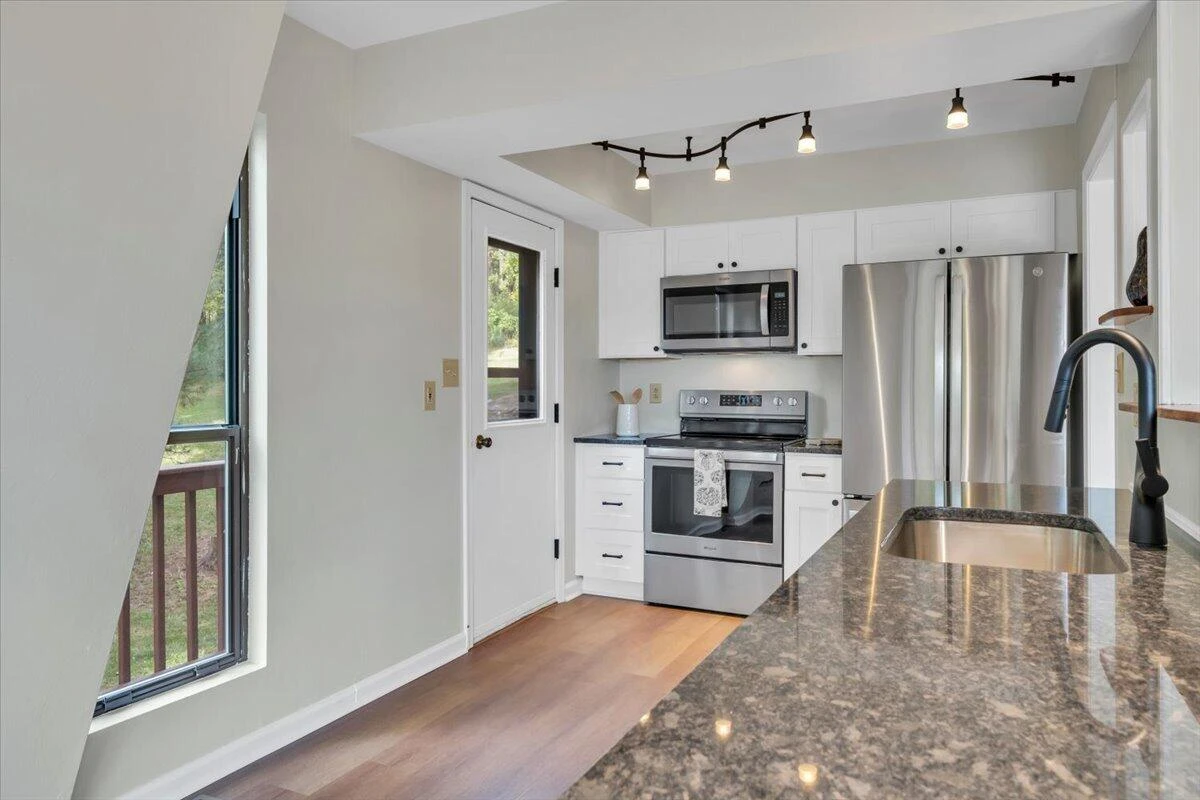 9476 Airpoint DR - Photo 19