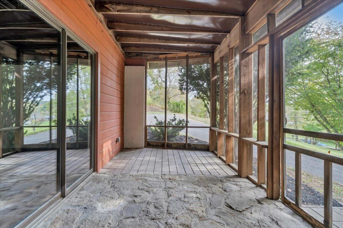 9476 Airpoint DR - Photo 38