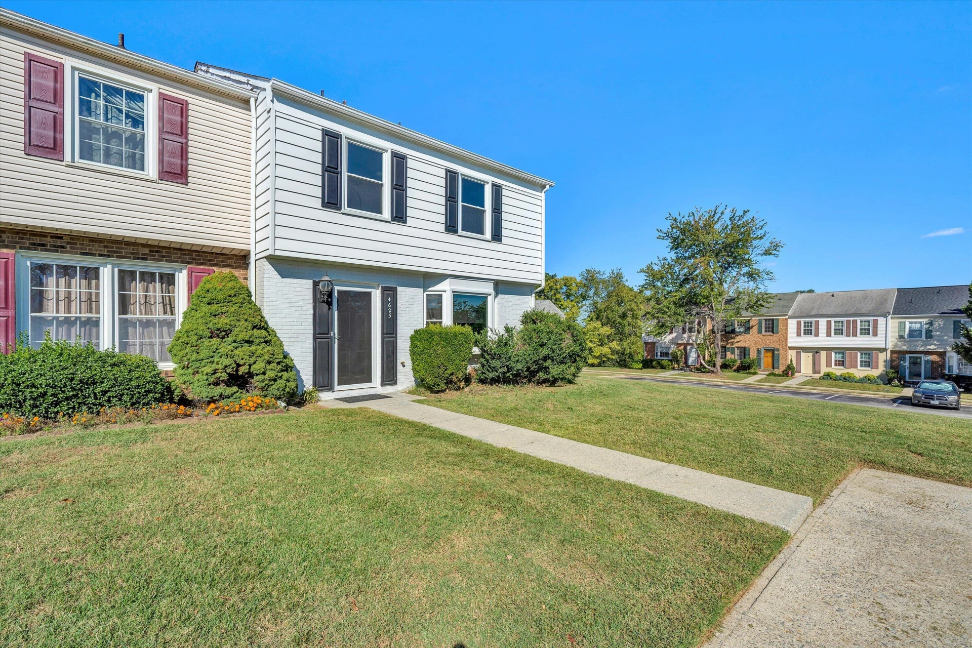 4625 Roxbury LN - Photo 4
