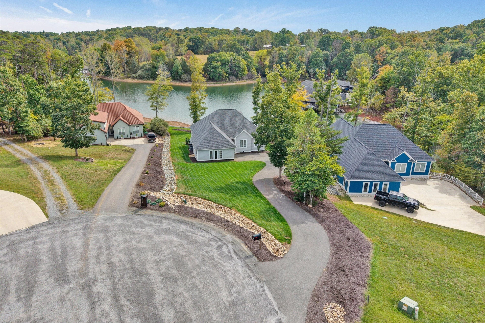 324 Blue Heron RD - Photo 2