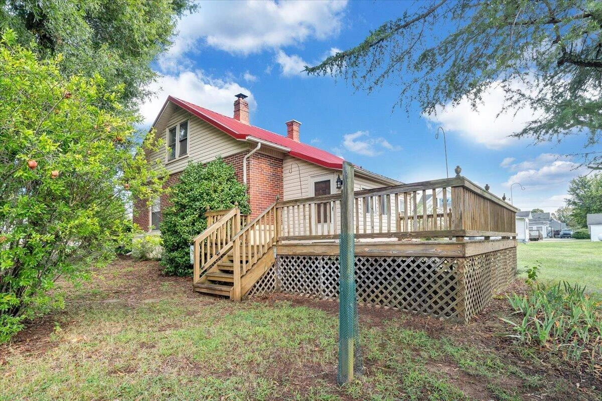 703 Henry ST - Photo 20