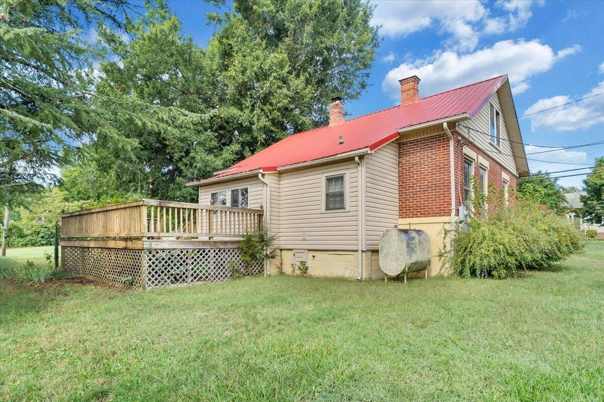 703 Henry ST - Photo 21