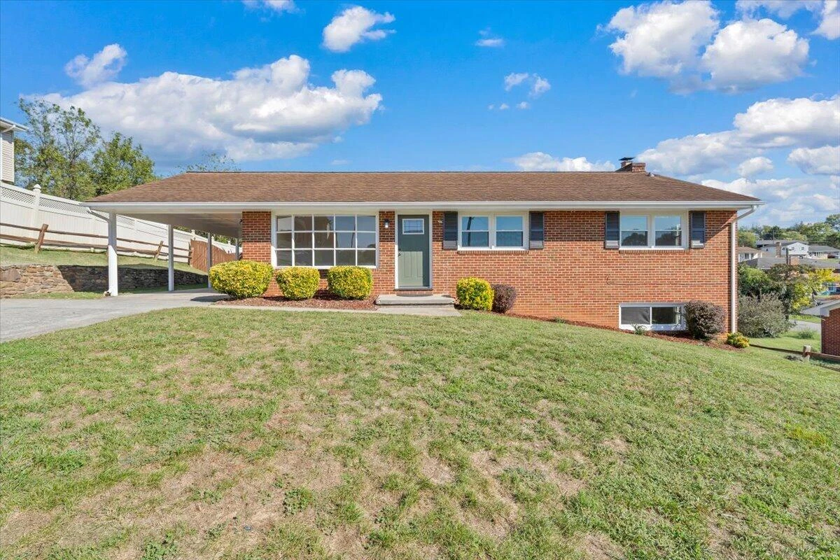 1707 Angus RD NW