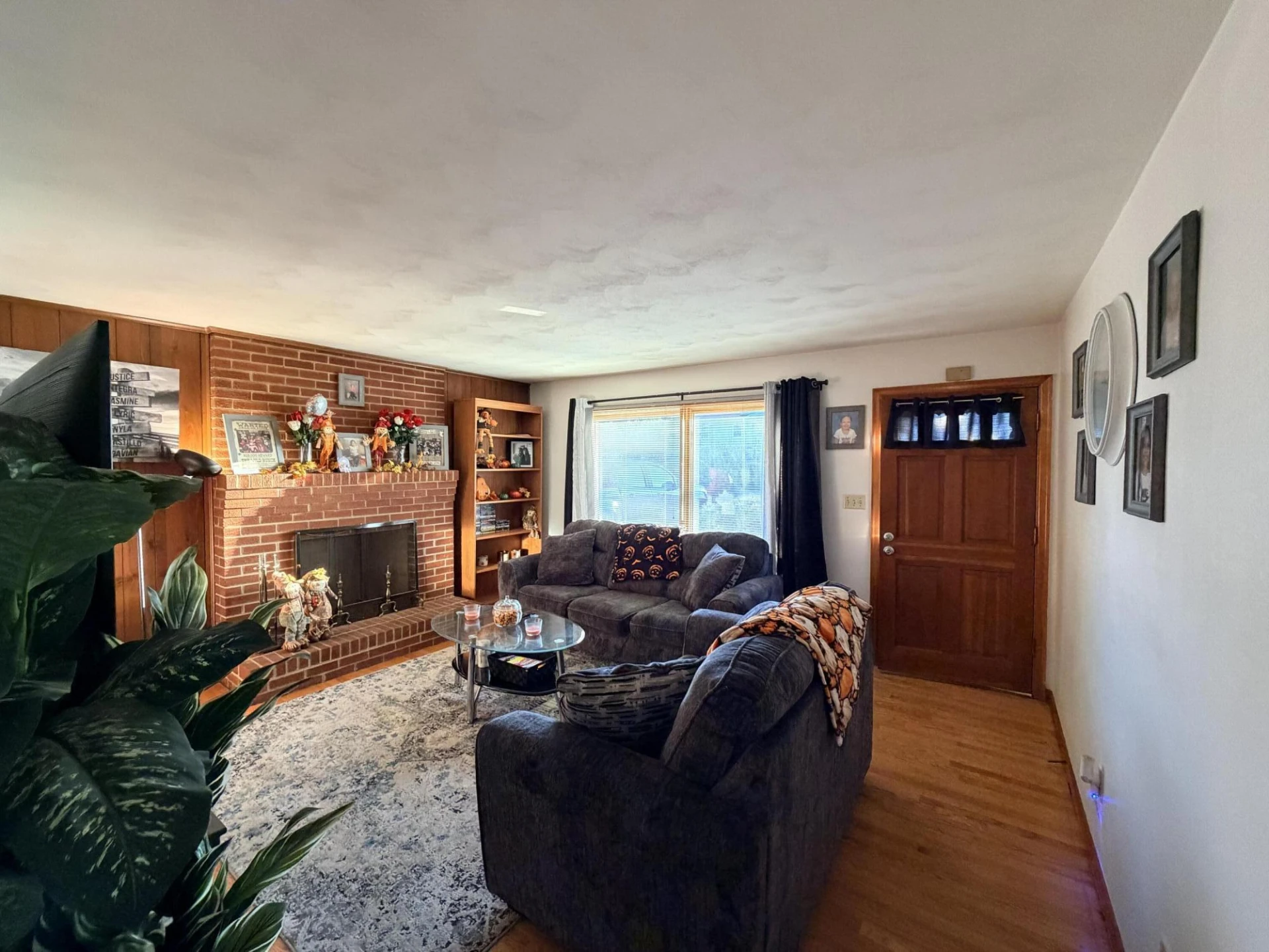 424 Houston AVE NE - Photo 4