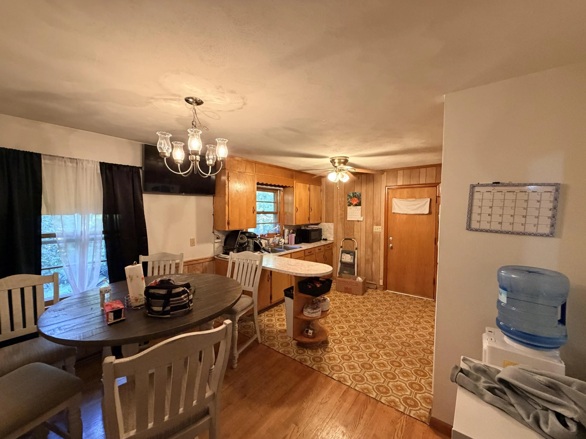 424 Houston AVE NE - Photo 5