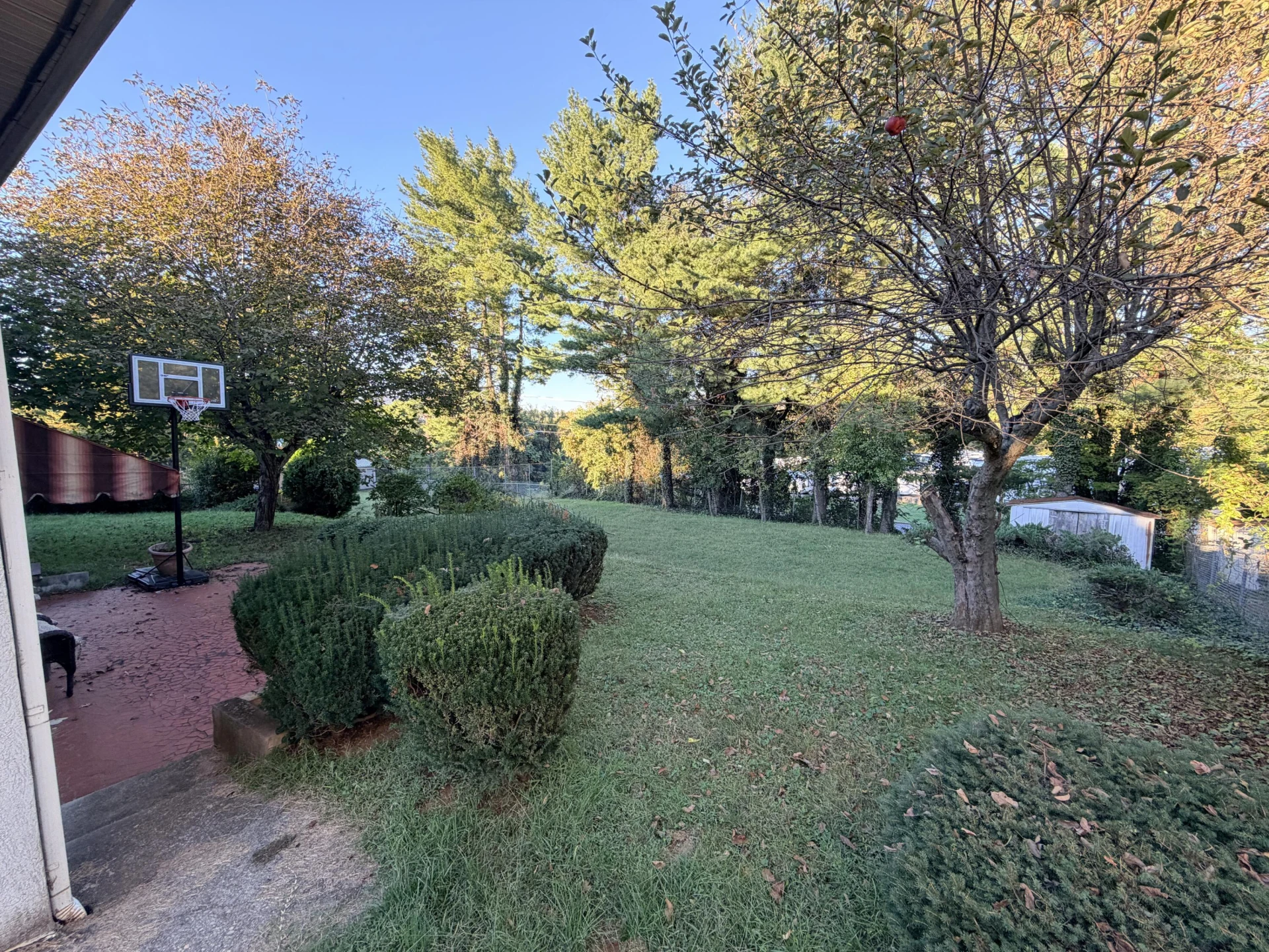 424 Houston AVE NE - Photo 18