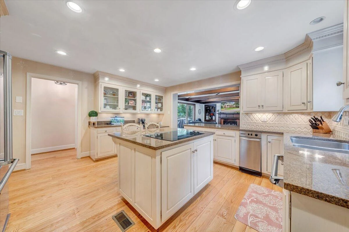 4949 Buckhorn RD - Photo 19
