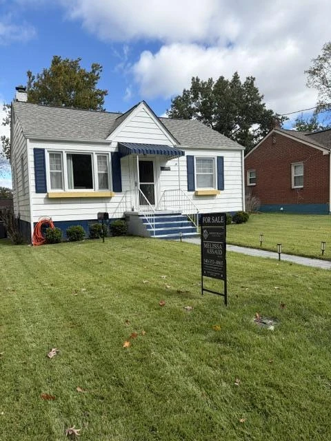 2517 Maiden LN SW - Photo 2