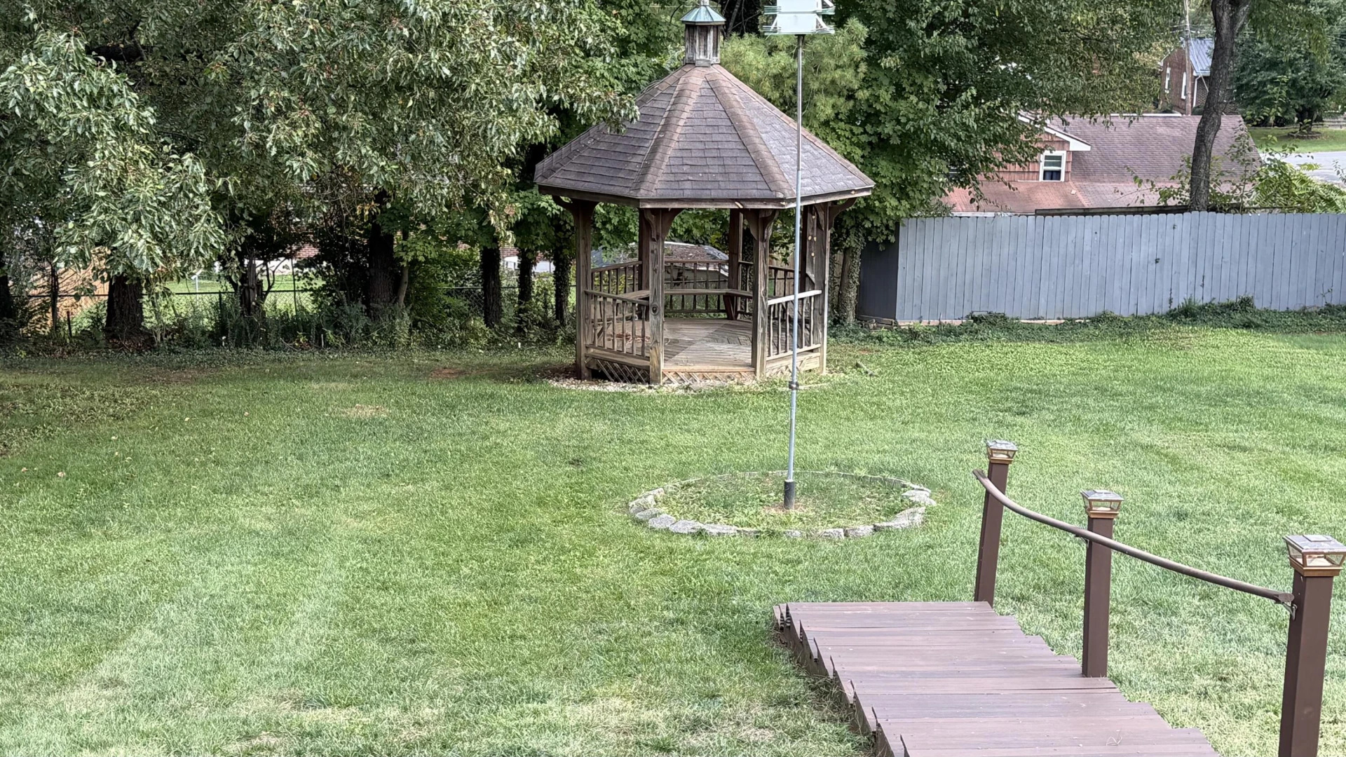 817 Ridgecrest DR - Photo 24