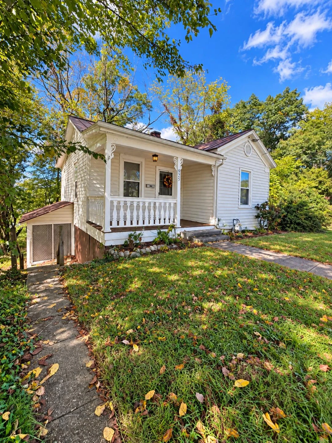 925 Kensington AVE - Photo 2