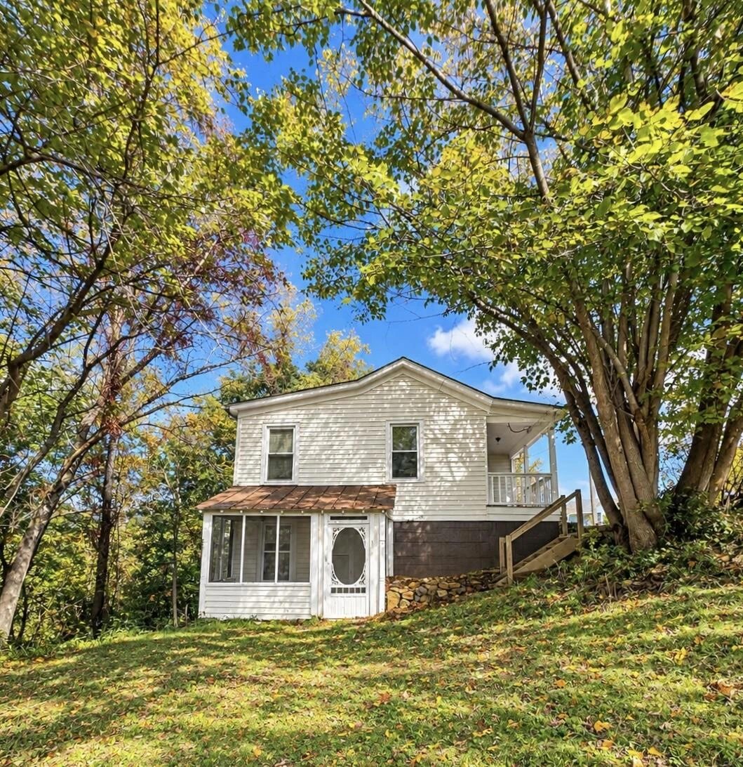 925 Kensington AVE - Photo 3