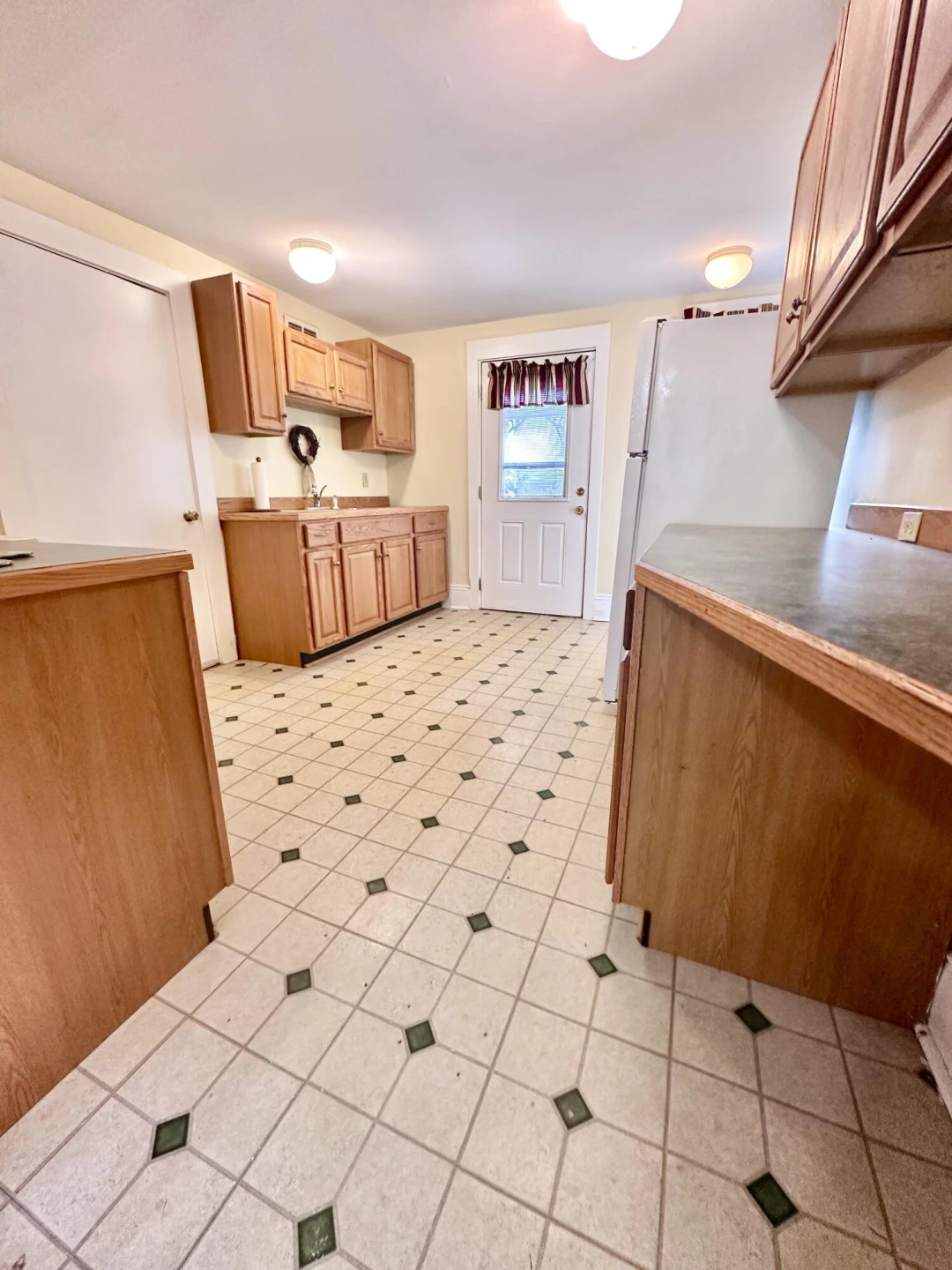 925 Kensington AVE - Photo 16