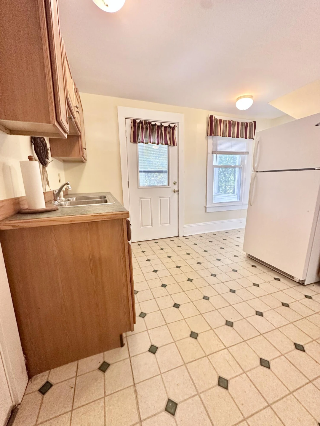 925 Kensington AVE - Photo 21