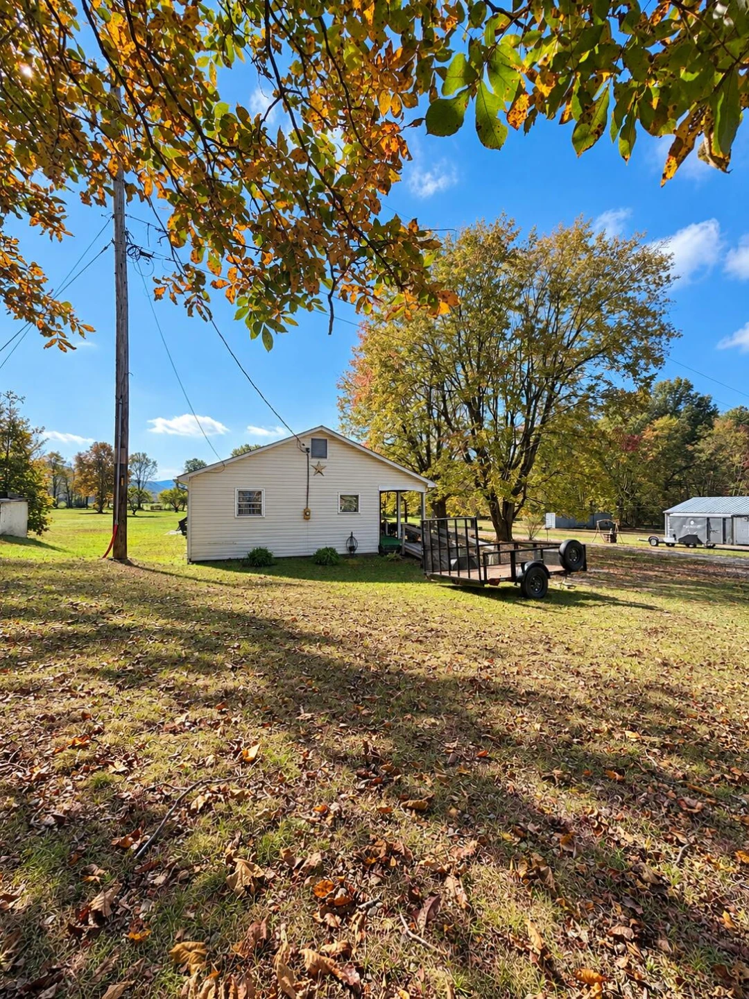 208 Meadowdale RD - Photo 3