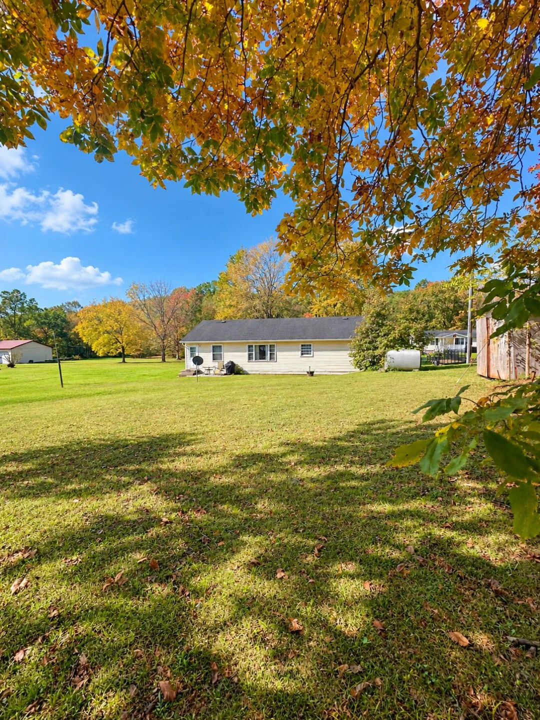 208 Meadowdale RD - Photo 5