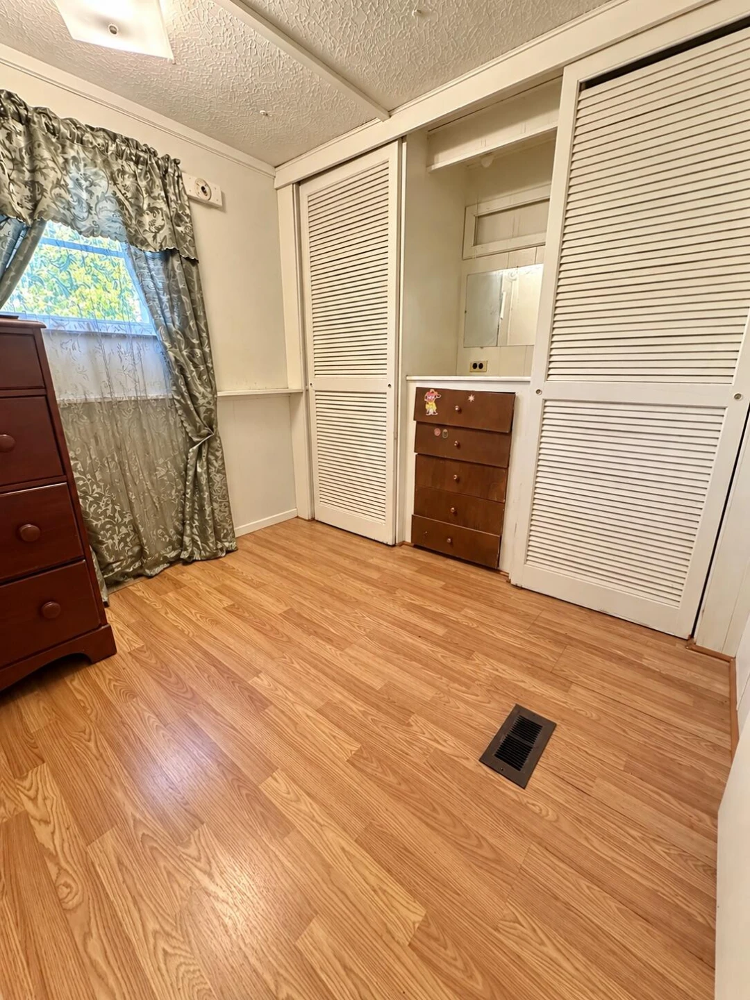 208 Meadowdale RD - Photo 33
