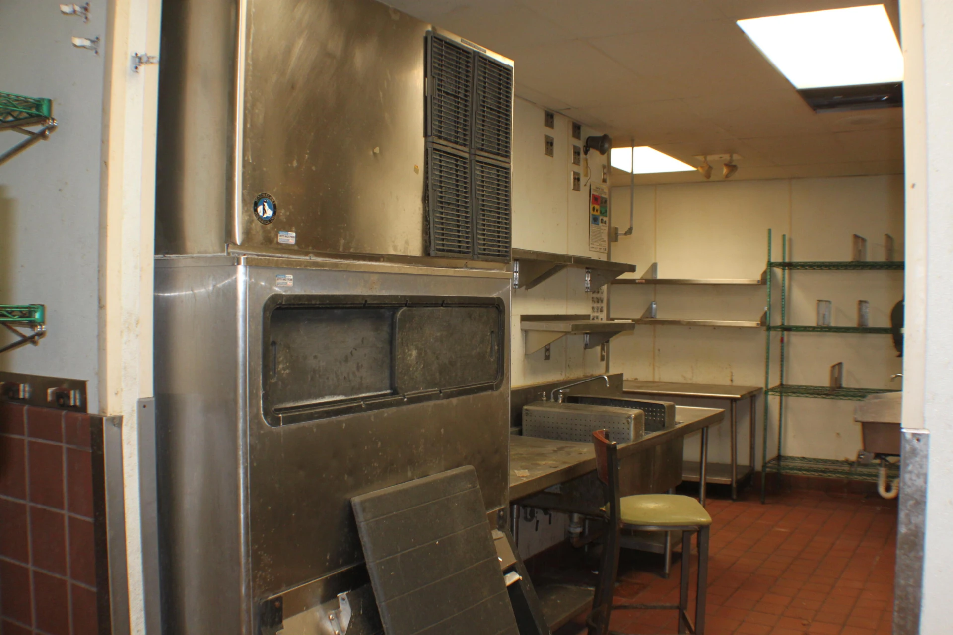 415 Thacker Ave - Photo 13