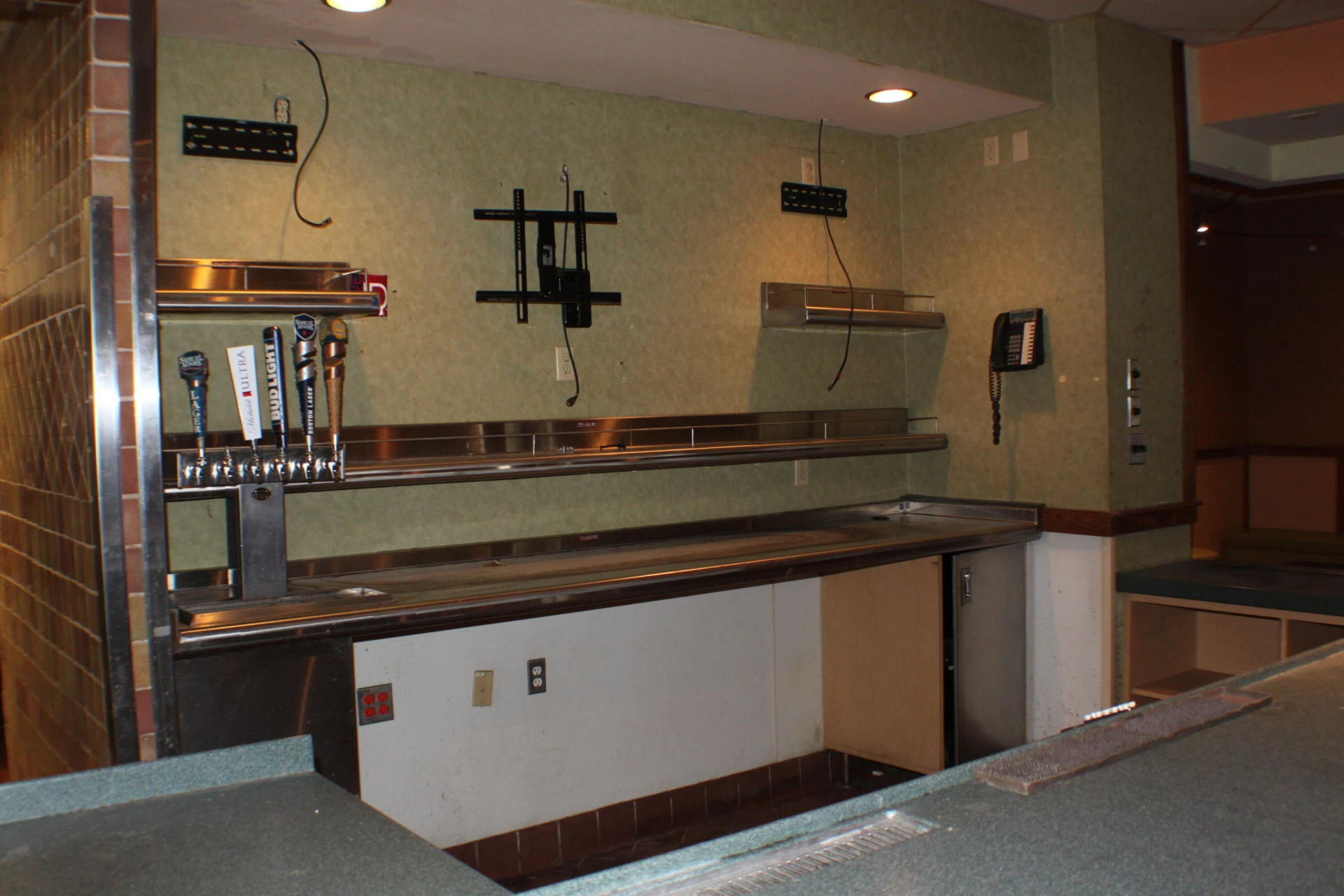 415 Thacker Ave - Photo 3