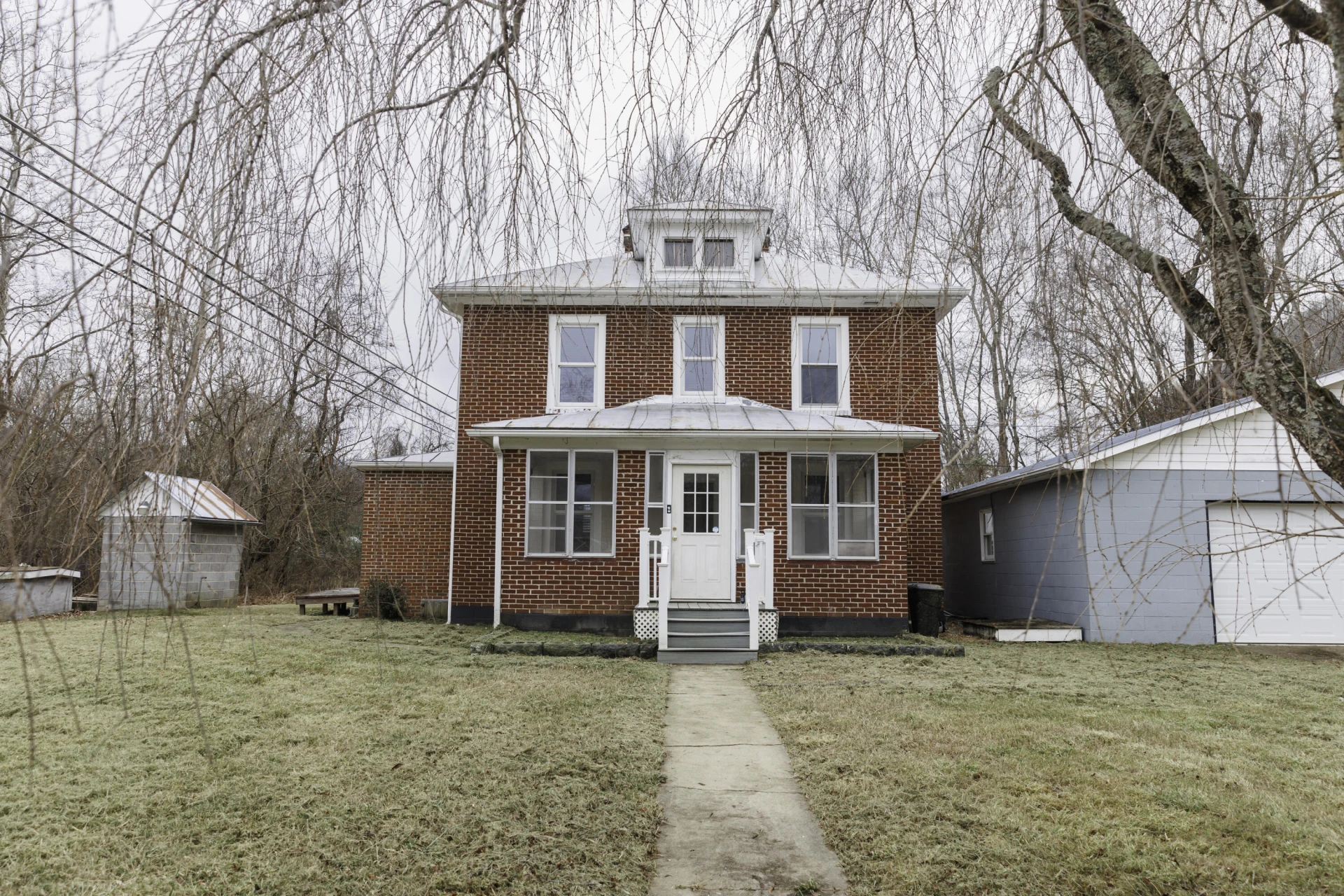 555 Arnolds Valley Rd