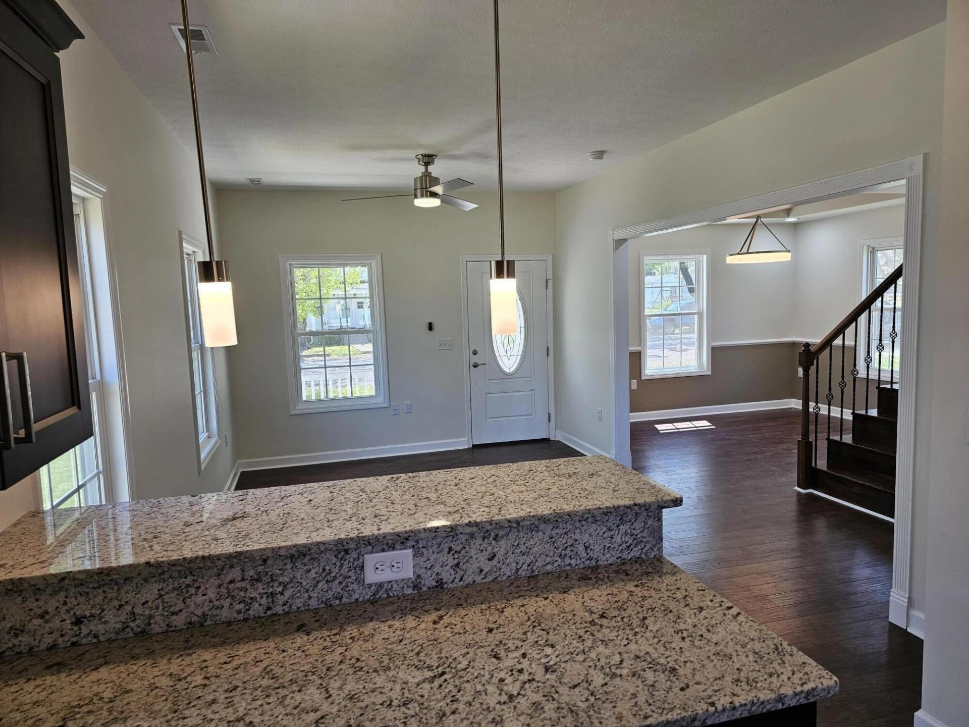 1035 Woodland Ave - Photo 5