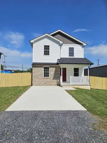 1045 Woodland Ave