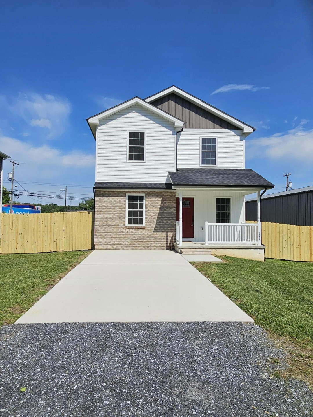 1045 Woodland Ave