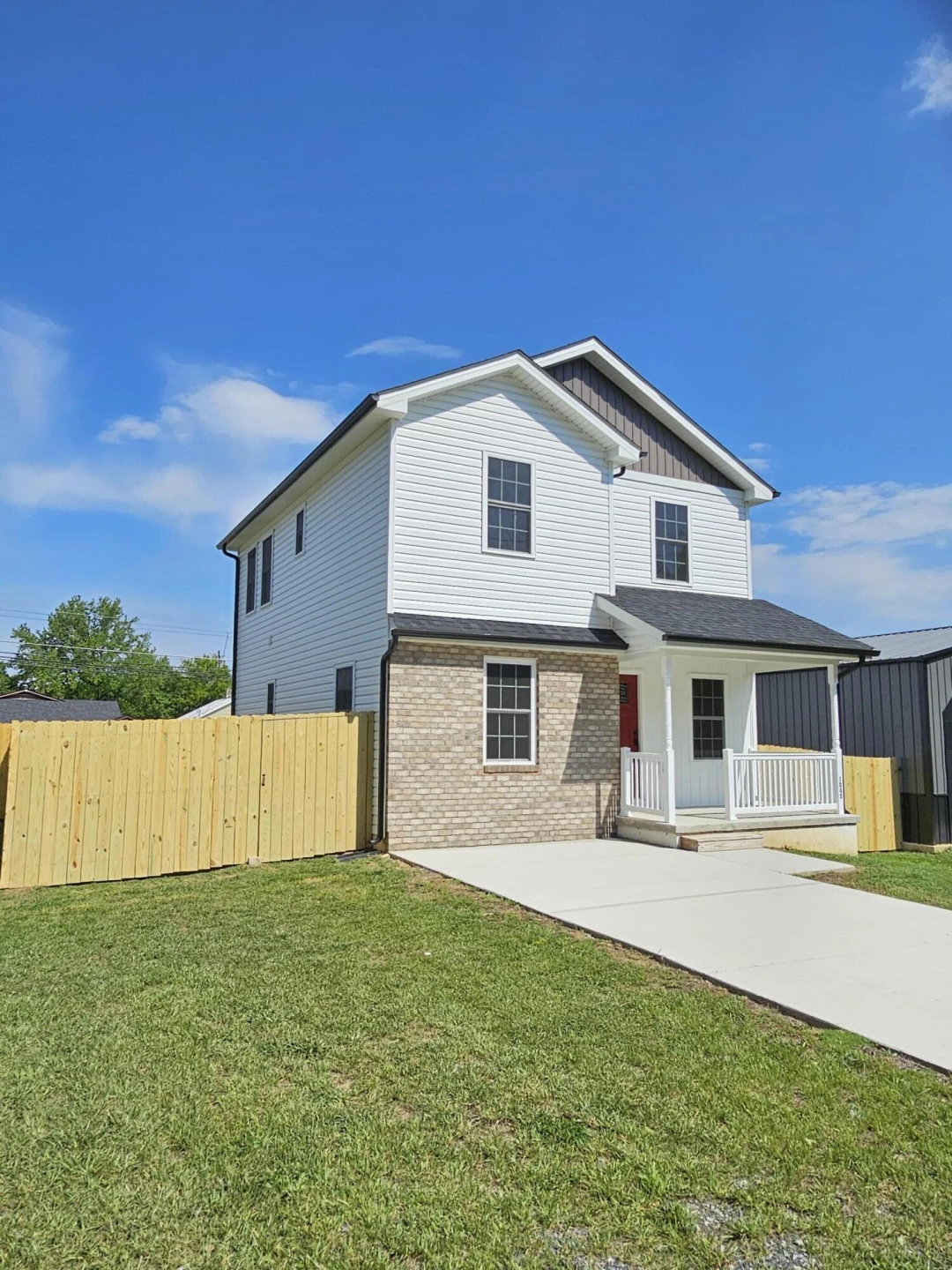 1045 Woodland Ave - Photo 3