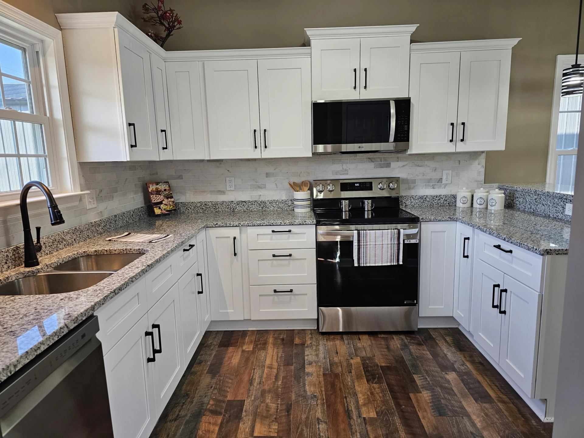 1045 Woodland Ave - Photo 9