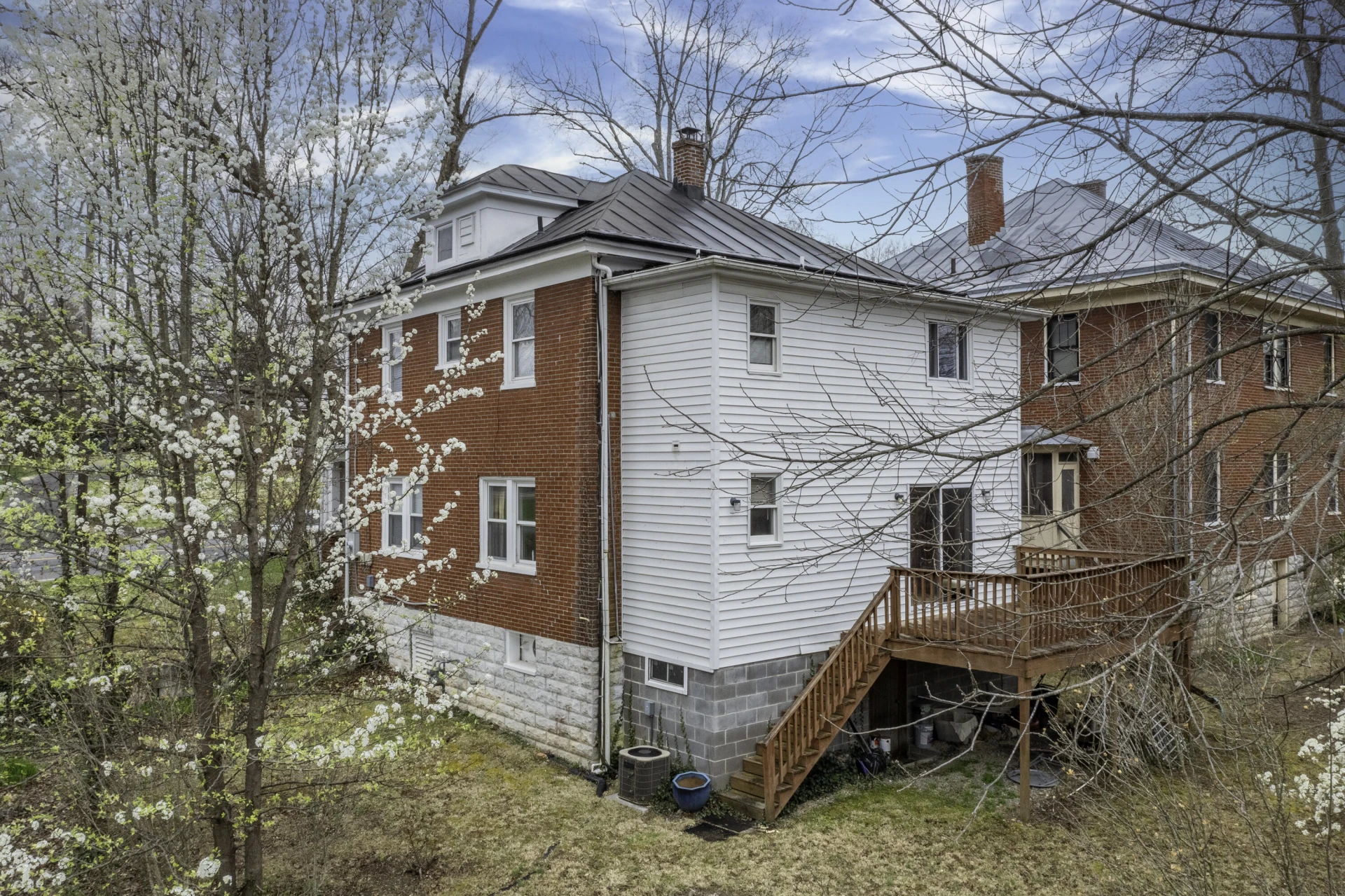 521 S Main St - Photo 3