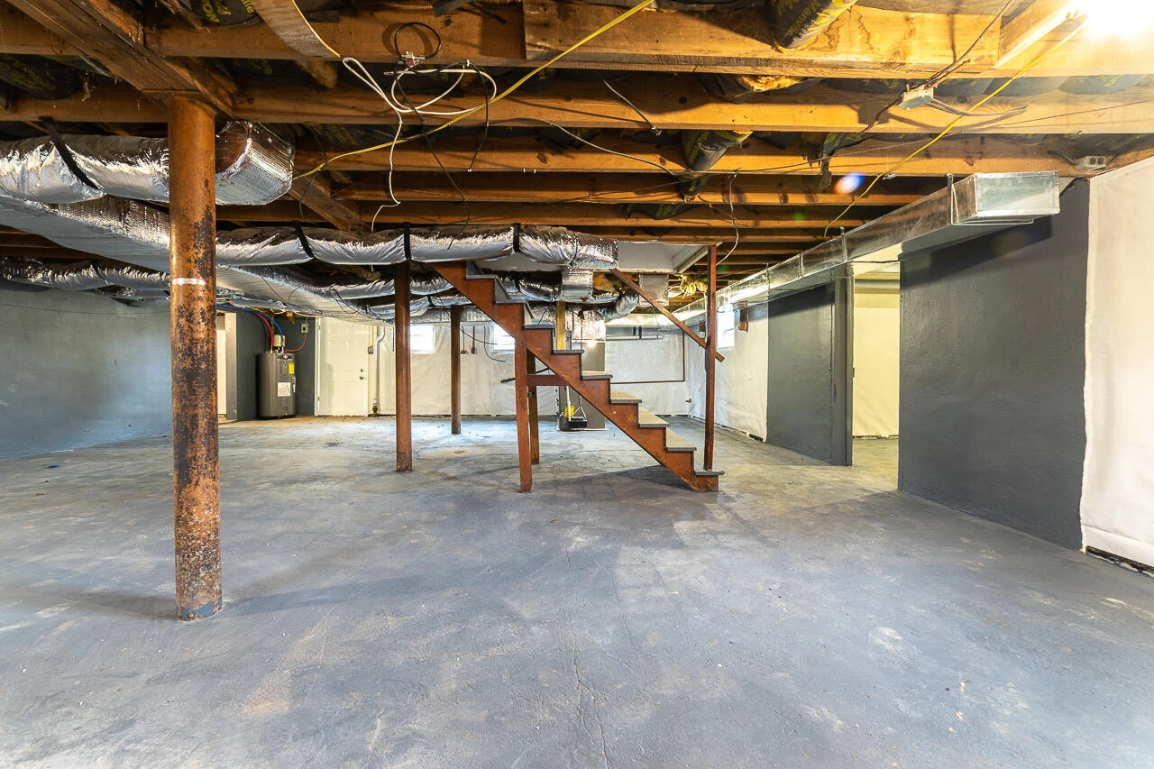 1215 Crescent St NW - Photo 29