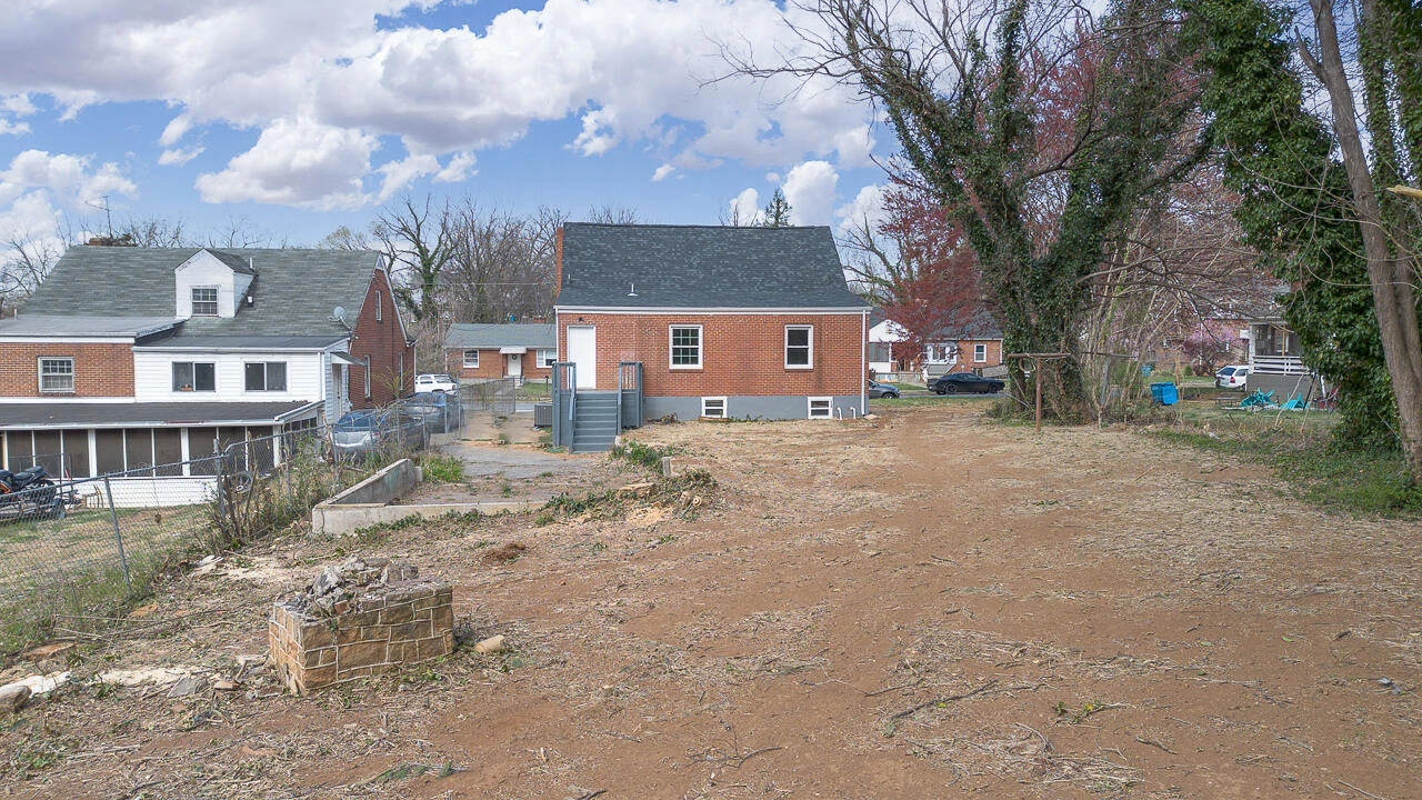 1215 Crescent St NW - Photo 40