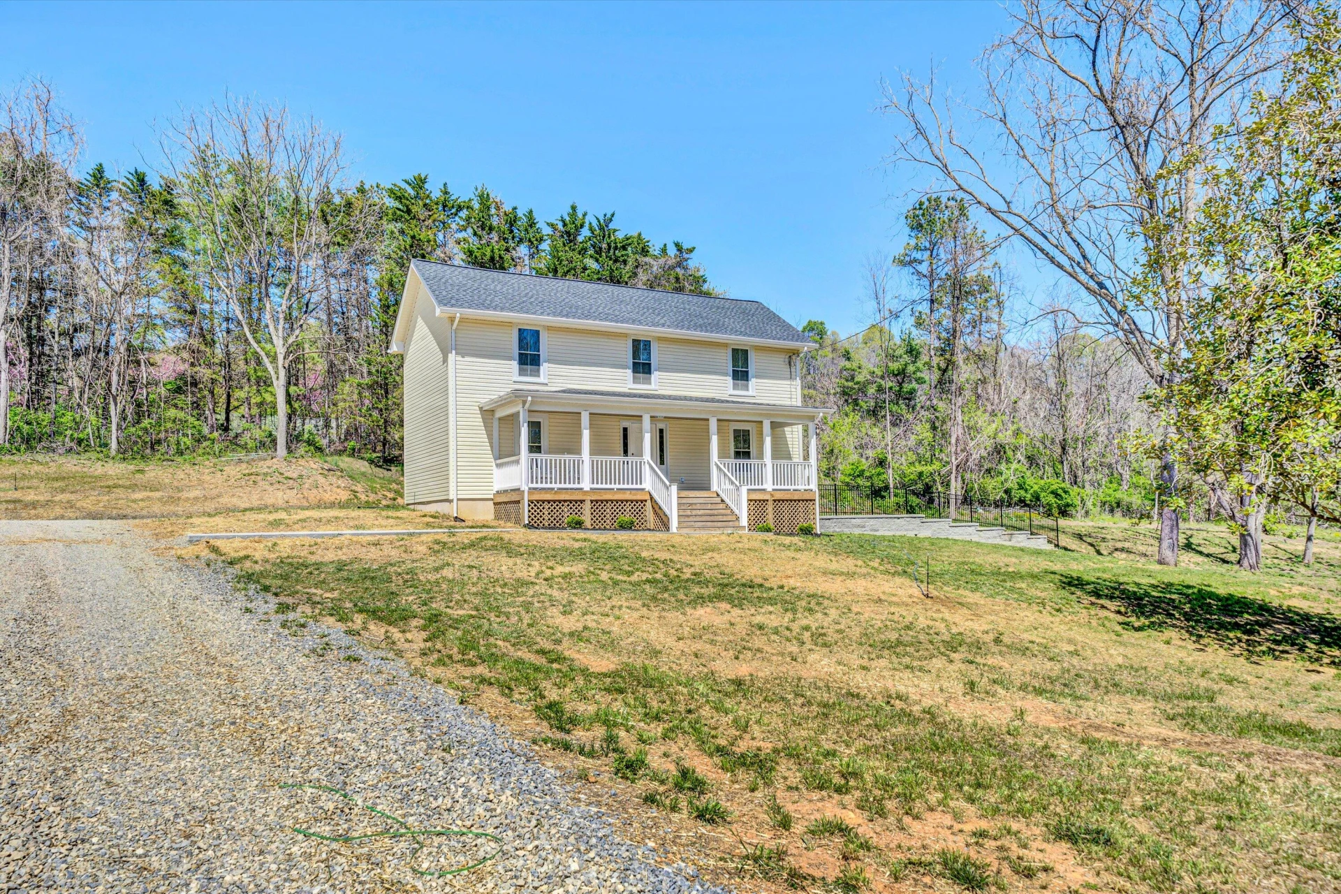 319 Trinity Rd - Photo 2