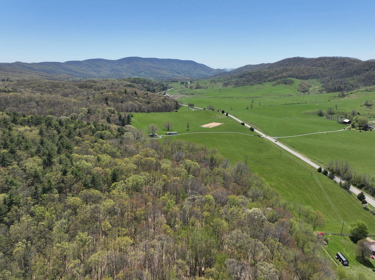 1120 Sam Snead Highway - Photo 44