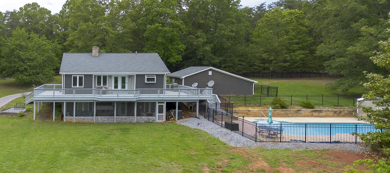 22 Seaman Cir