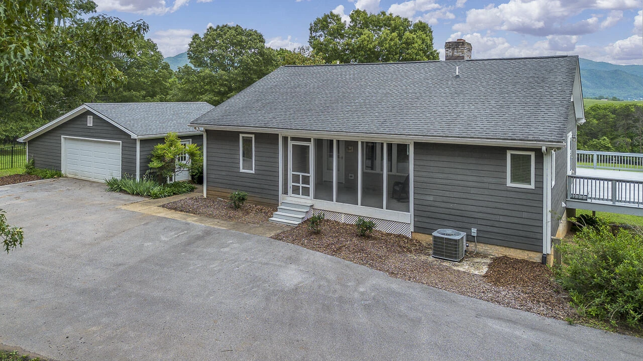 22 Seaman Cir - Photo 2