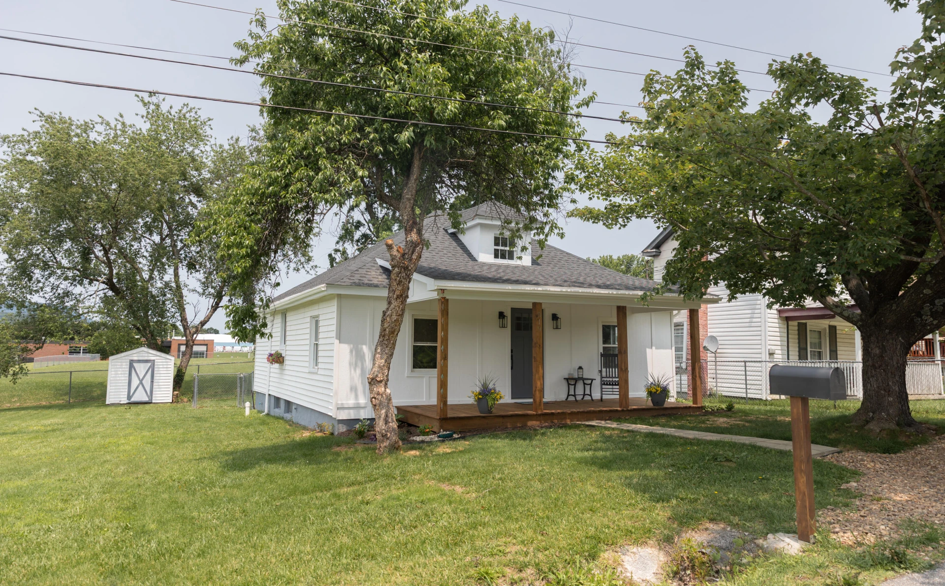 519 Arpia St - Photo 2
