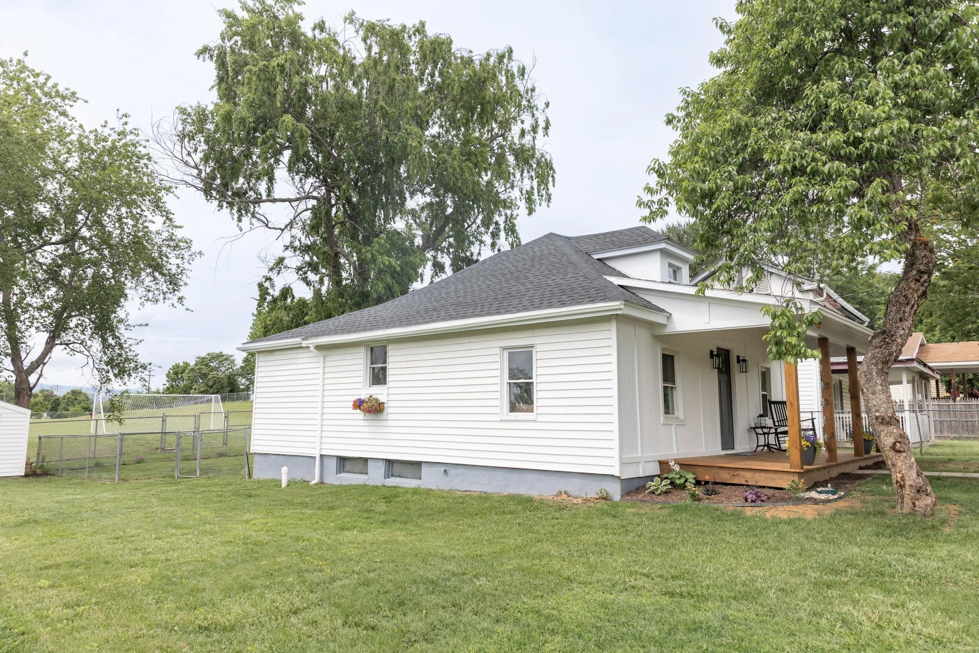 519 Arpia St - Photo 38