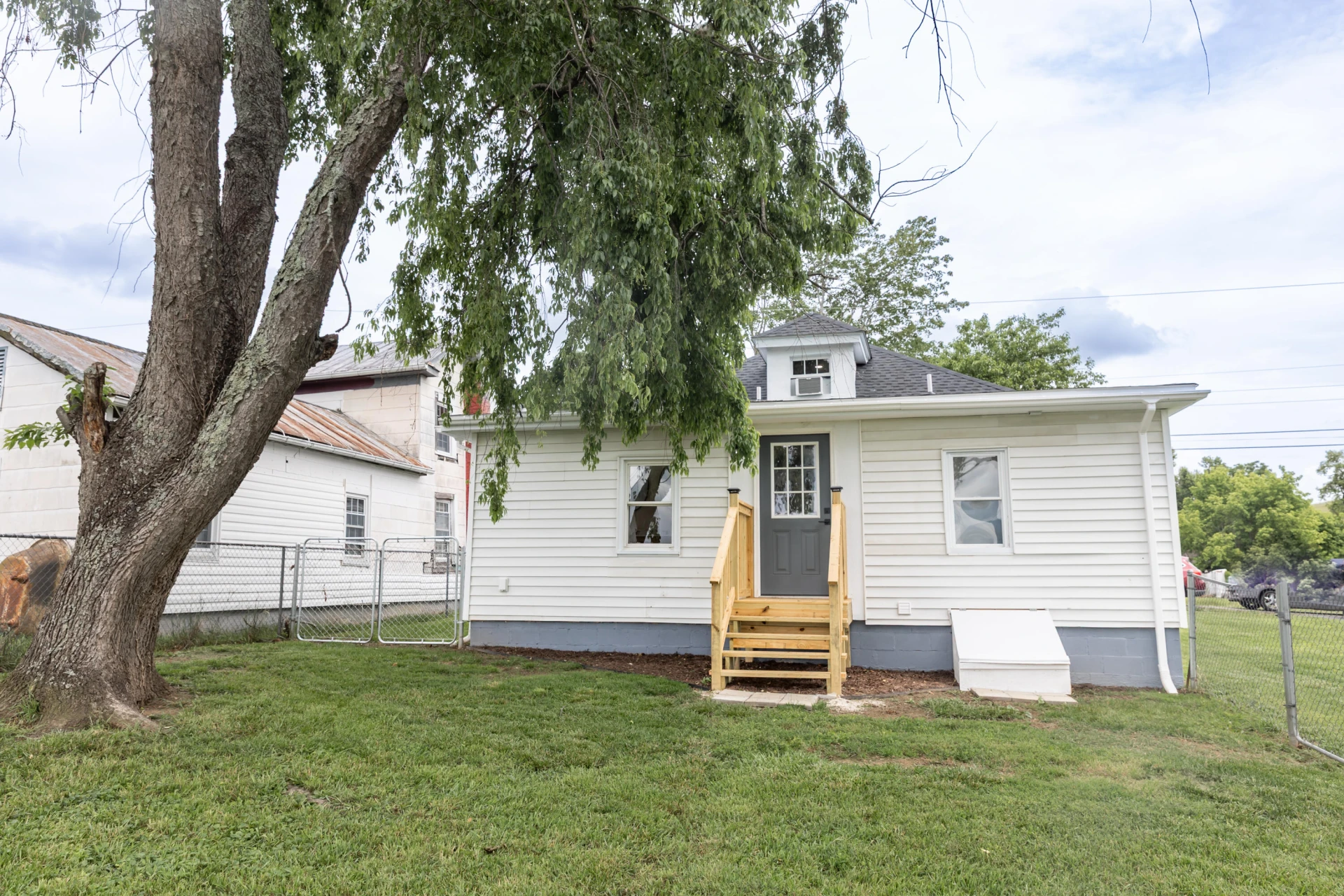 519 Arpia St - Photo 7