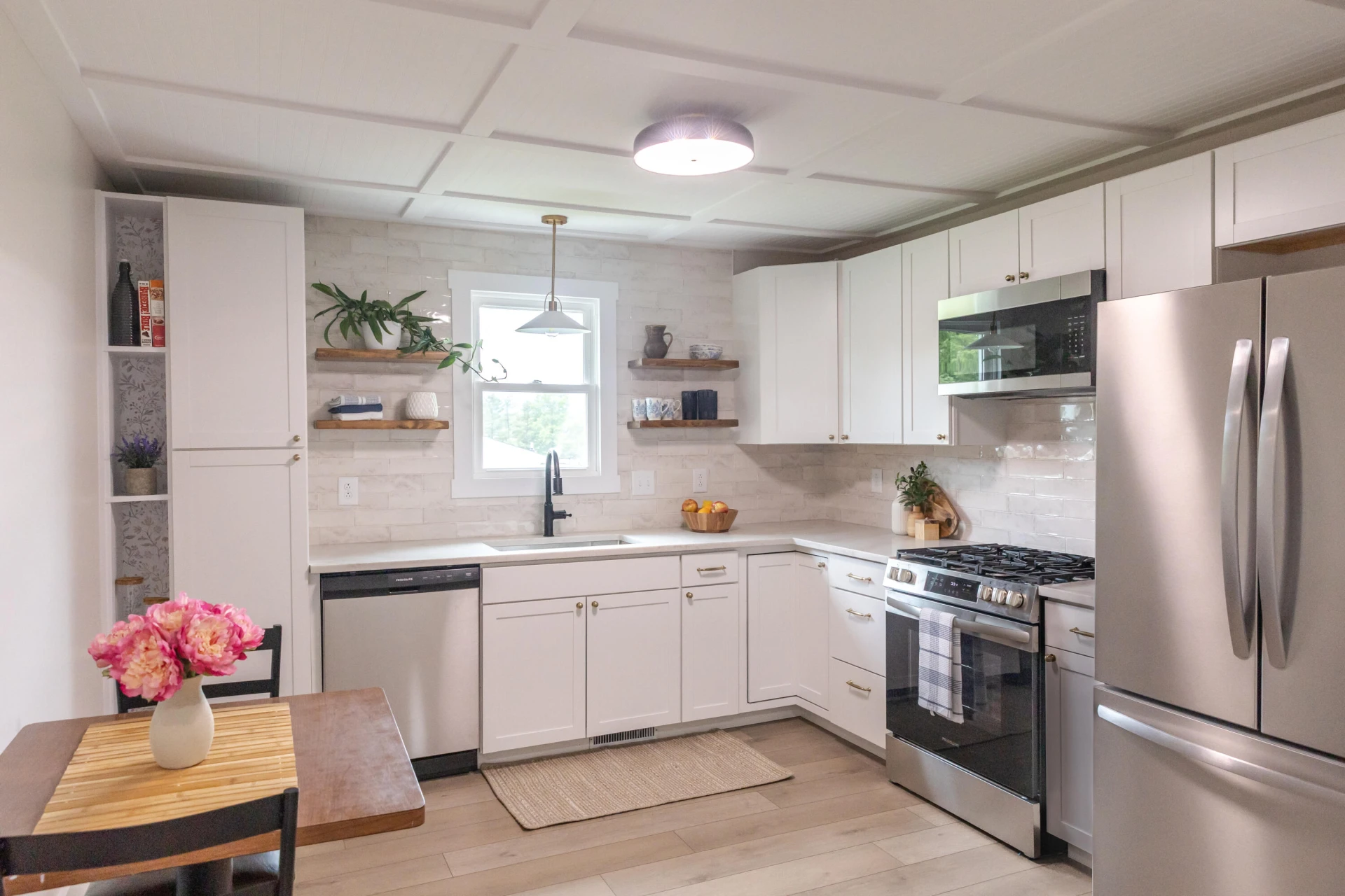 519 Arpia St - Photo 9