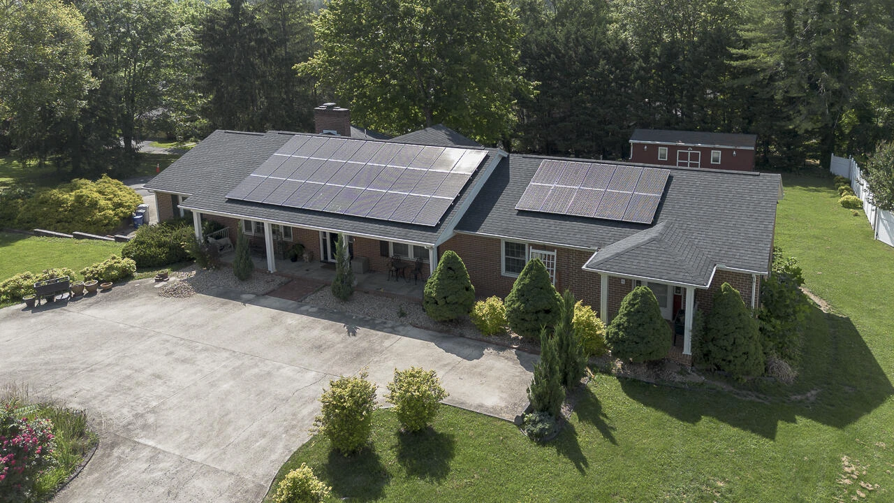 903 Bowyer Ln - Photo 3